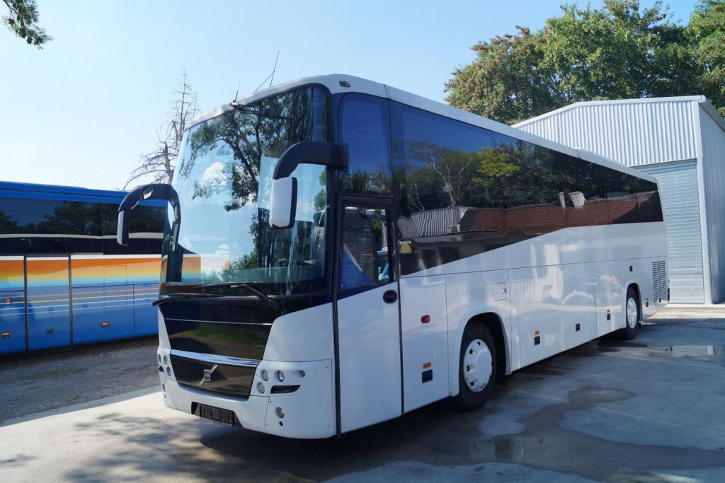 Fully equipped Volvo, 52+1 seats